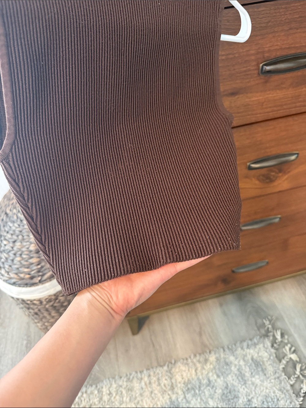Babaton Chocolate Ribbed Sleeveless Knit Top - Picture 3 of 4